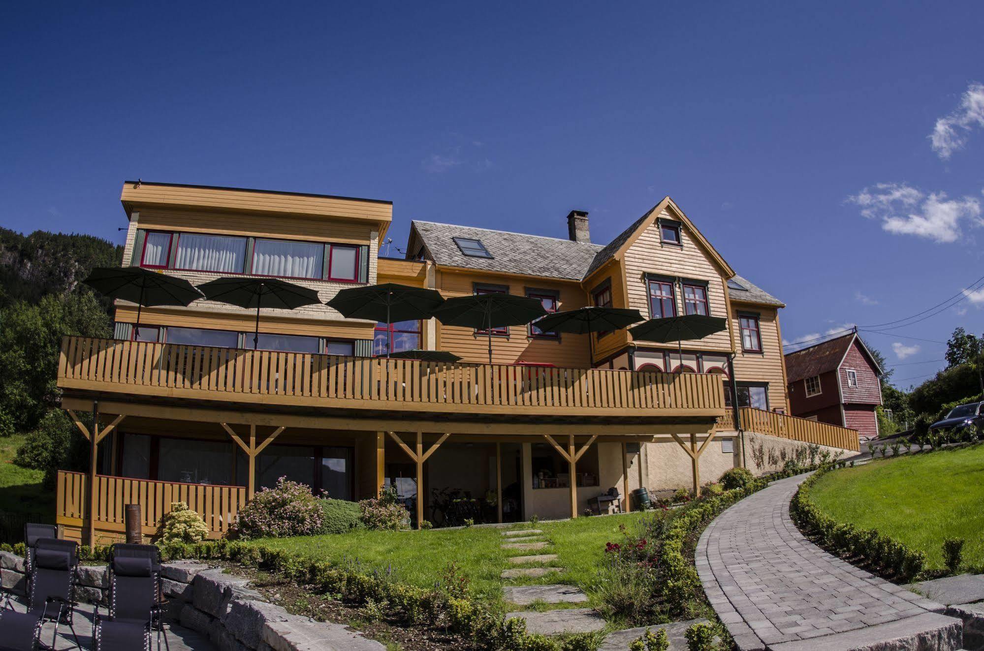 Lavik Fjord Hotel&Apartments Eksteriør billede